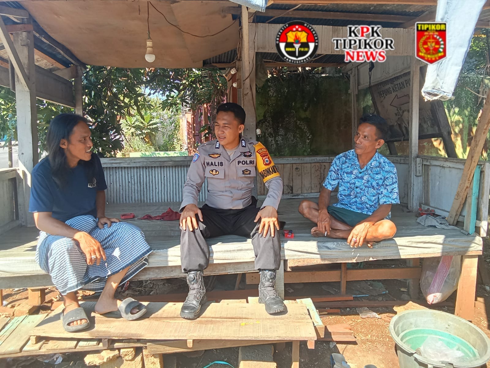 Bhabinkamtibmas Polsek Mandalle melaksanakan giat sambang pastikan wilayah binaan dalam keadaan aman kondusif