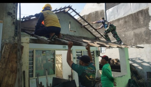 Semangat Pantang Menyerah, Satgas TMMD Reguler Ke-125 Kodim 0735/Surakarta Terus Garap Sasaran Fisik RTLH*