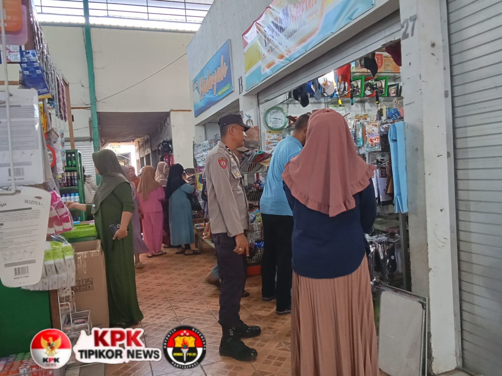 Polsek Mandalle Gelar Patroli Dialogis di Pasar Tradisional Modern Tamarupa