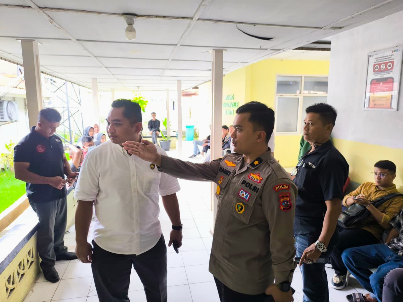 Pastikan Kesehatan Relawan SPPG Lolong, Polda Sumbar Lakukan Tes Kesehatan Di RS Bhayangkara TK III Polda Sumbar.