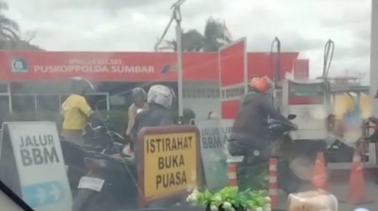 Kecurangan Kembali Terjadi,Kali Ini Di SPBU PUSKOPPOLDA Sumbar,Pompa Pertamax Berisi Pertalite