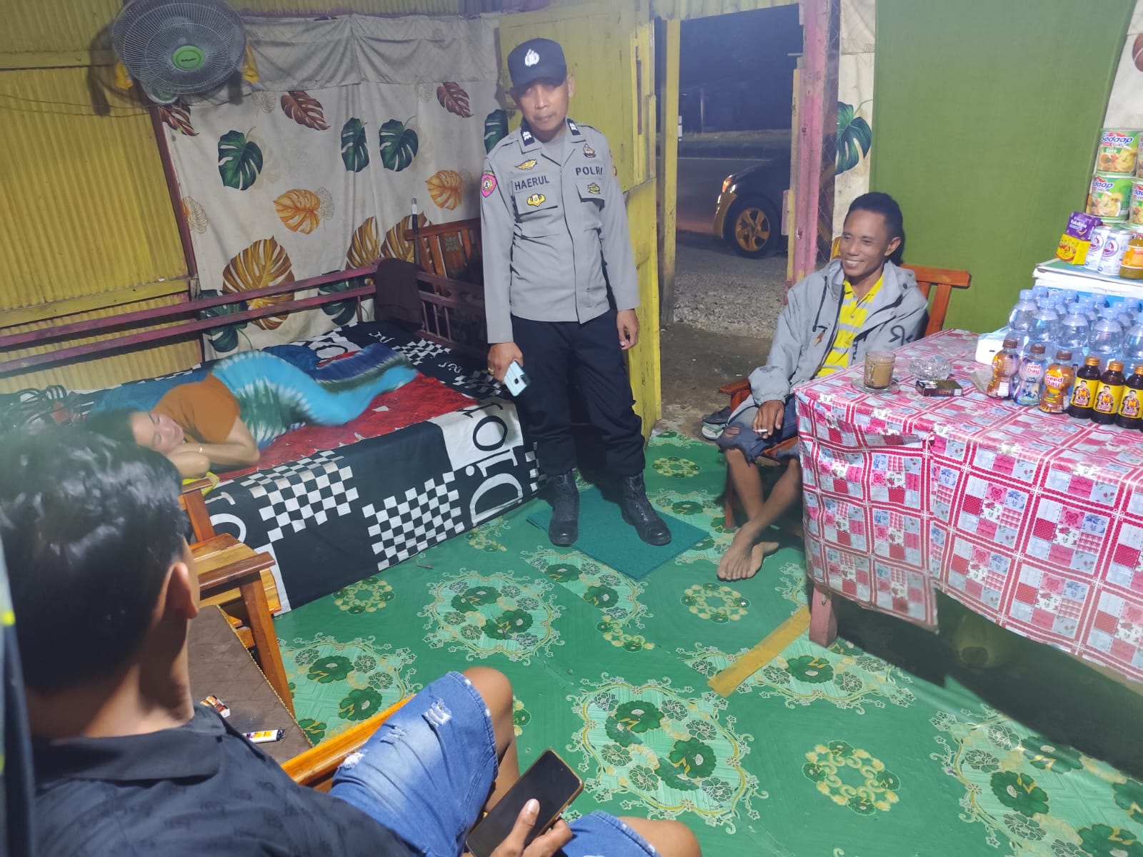 Polsek Mandalle Gelar Patroli Malam, Ciptakan Rasa Aman Warga