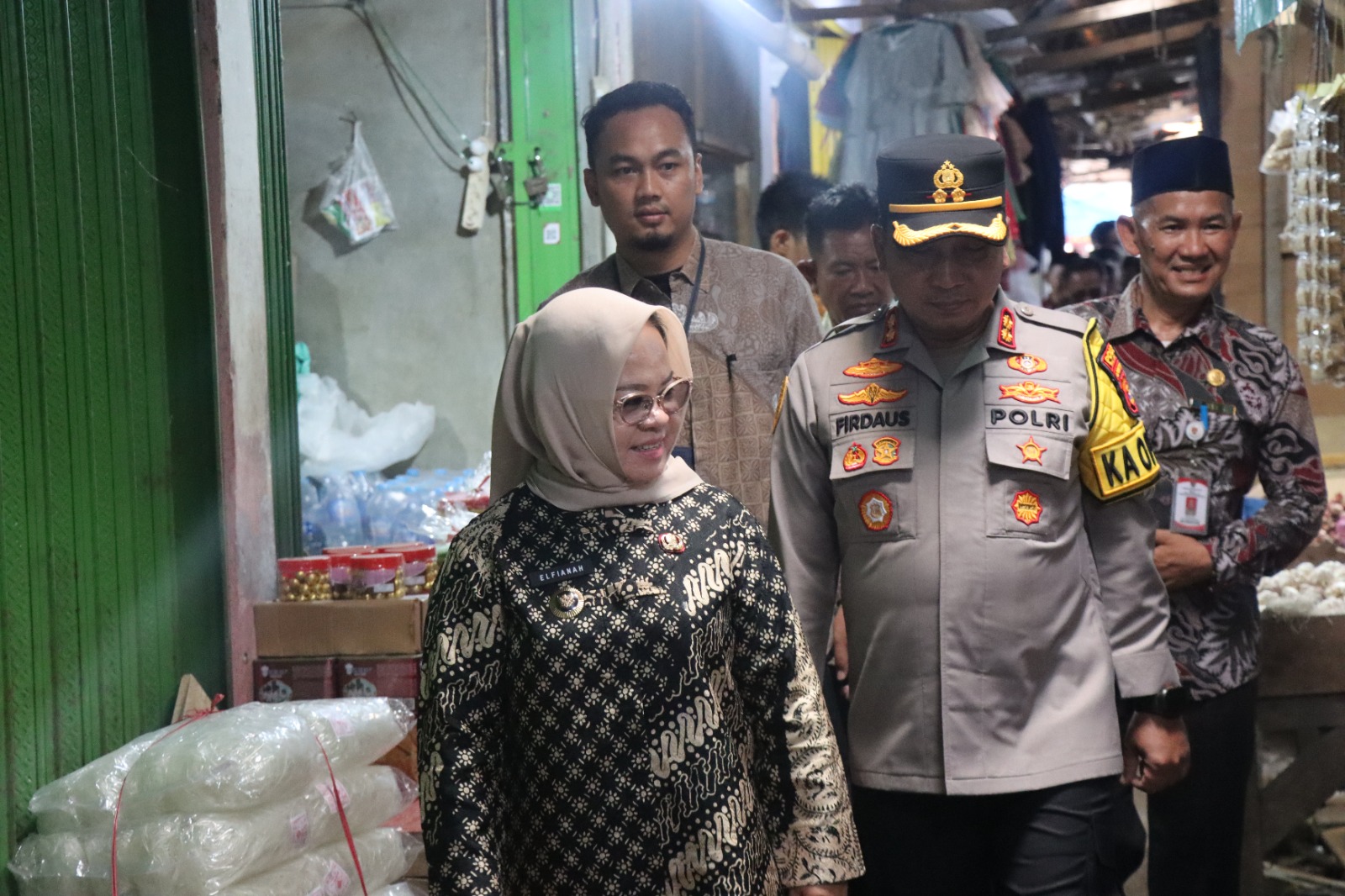 Kapolres Mesuji Bersama Bupati Mesuji sidak dan Cek Harga Bahan Pokok di Pasar Simpang Pematang Jelang Idul Fitri 1447 H*