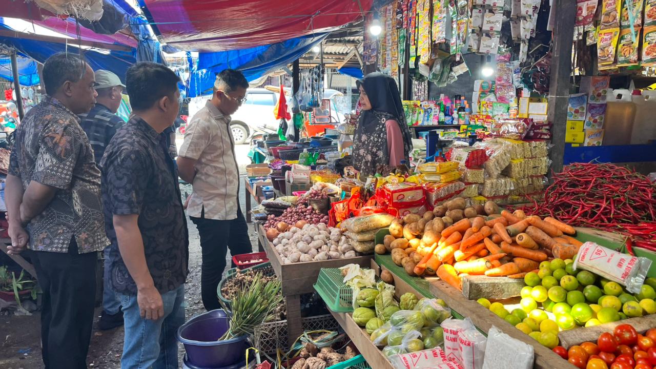 Pantau Aktivitas Pasar, Satgas Saber Pangkep Gelar Sidak Mendadak
