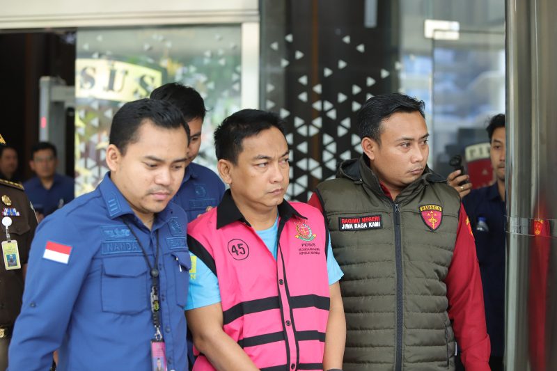 Modus Baru Korupsi: Pakai Pengaduan Masyarakat untuk Intervensi Kemenhut, Ketua Ombudsman Jadi Tersangka! 