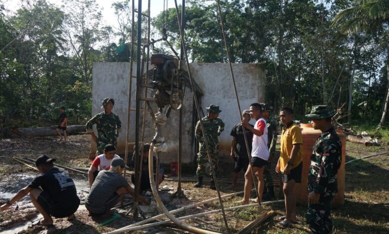 Aksi Nyata TMMD, Satgas Kodim 0402 OKI Bangun Sumur Bor Untuk Masyarakat Pedesaan