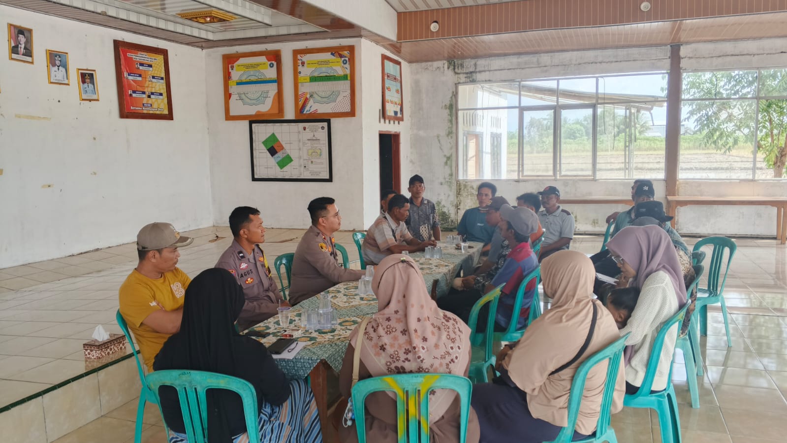 Kapolsek Mesuji Timur, Ajak Masyarakat. Tingkatkan Keamanan Ponpes Nurul Jadid, Pasca Terjadi Pengerusakan Kemarin