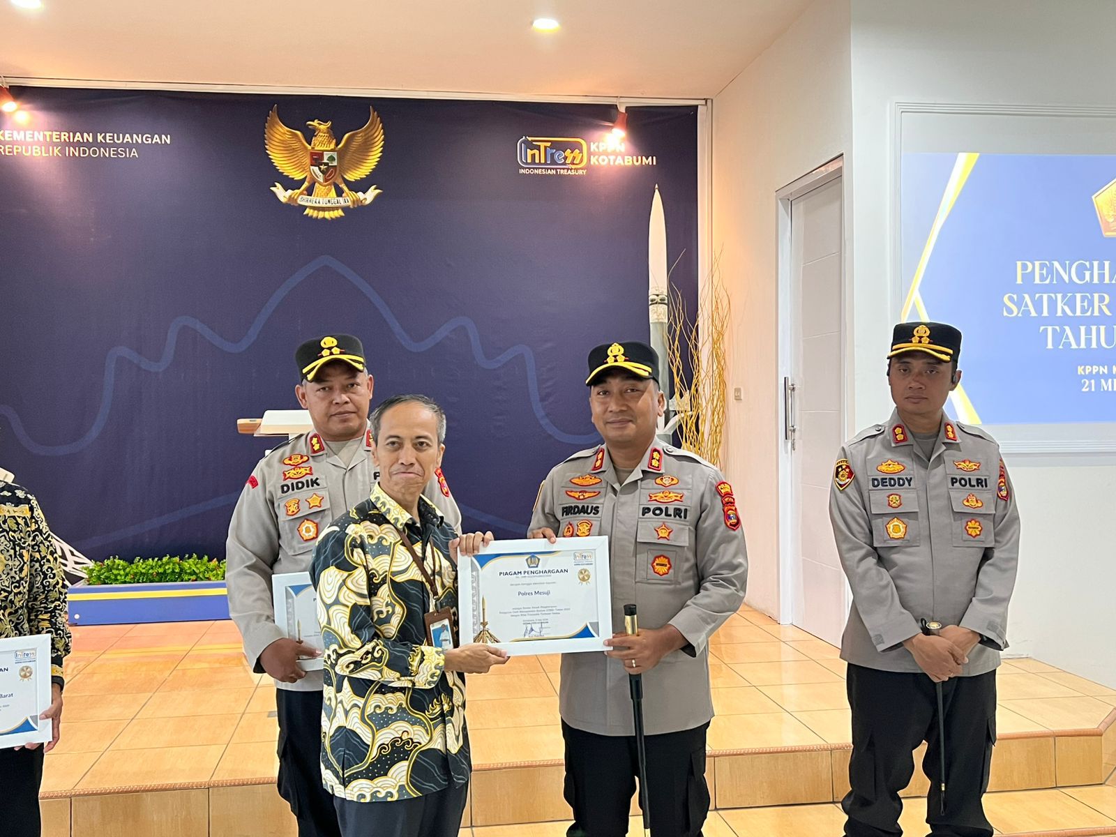 Polres Mesuji Ukir Prestasi Gemilang, Raih Dua Penghargaan Bergengsi dari KPPN Kota Bumi