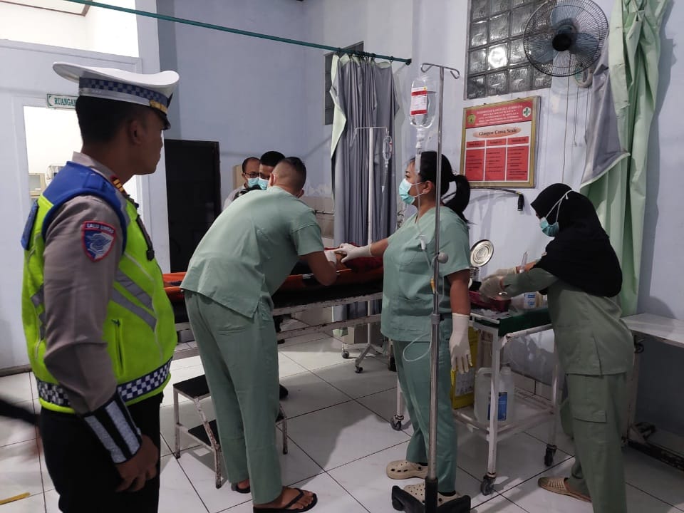 Peduli Keselamatan dan Respons Cepat, Polisi Tangani Kejadian Kecelakaan di Atas KMP Tunu Pratama Jaya Gilimanuk