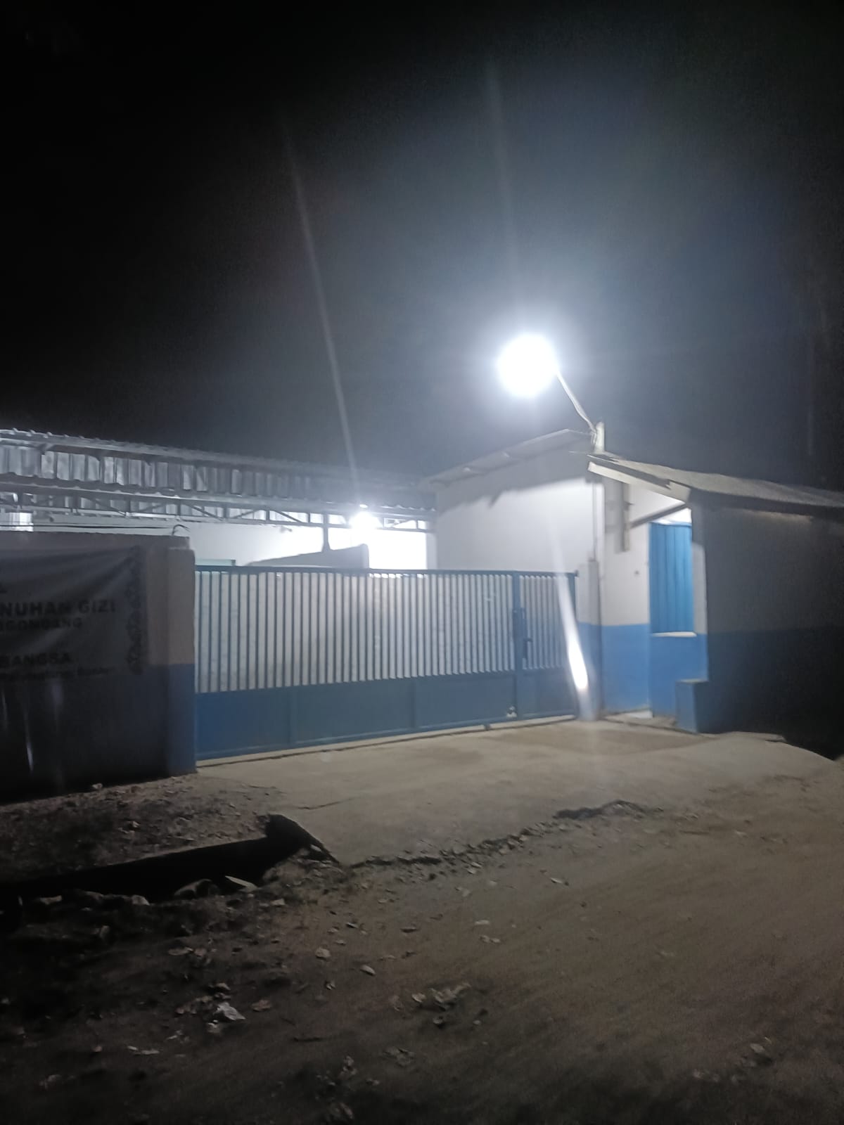 Dapur Mbg di desa cigondang menjadi sorotan tidak mematuhi ketentuan (perpres)yang di keluarkan oleh presiden prabowo