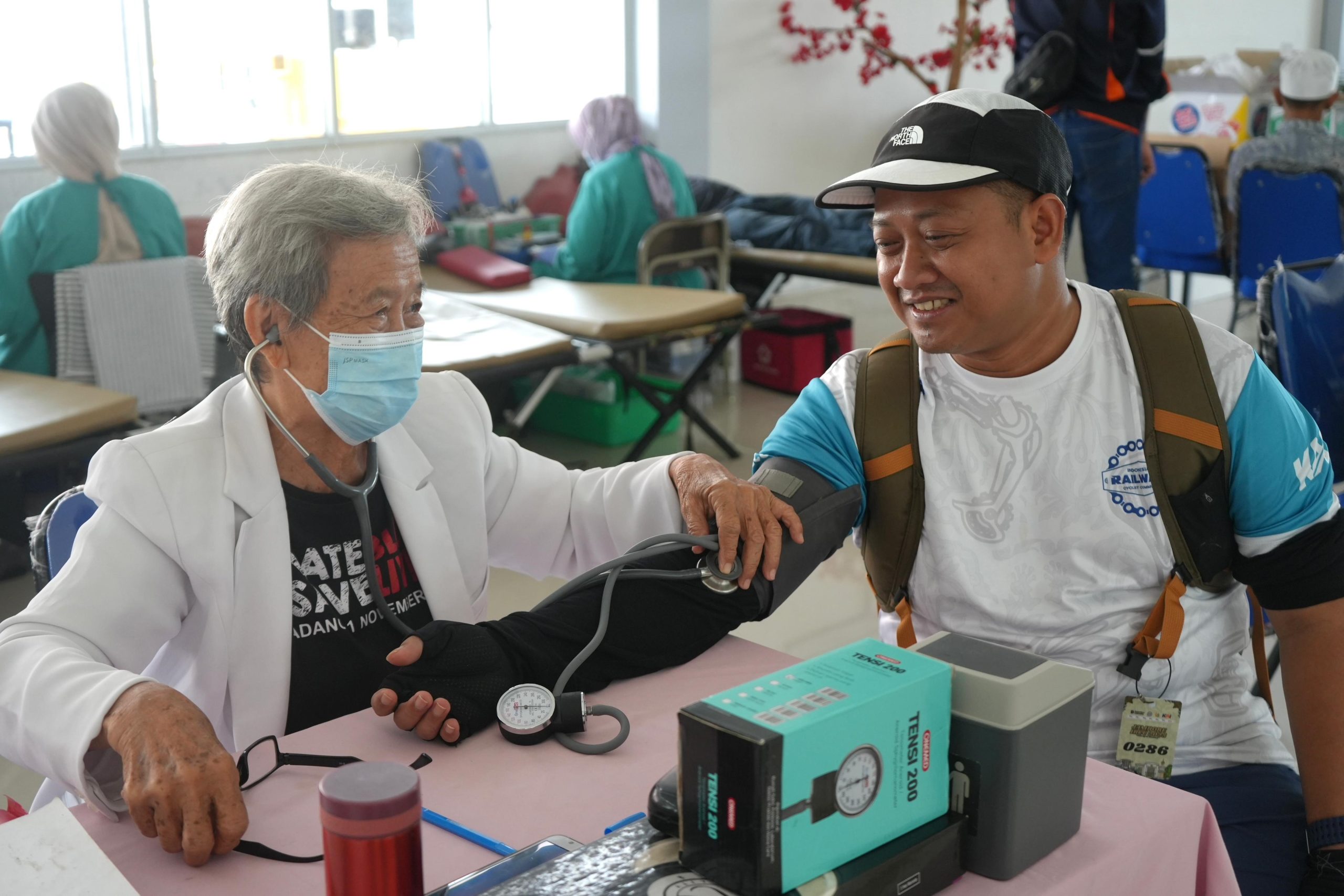 KAI Divre II Sumbar Hadir untuk Masyarakat Melalui Aksi Donor Darah di Stasiun Padang