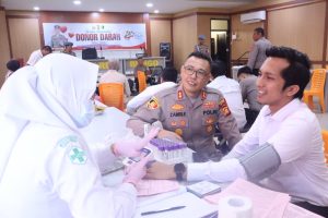 Kapolres Bungo Tinjau Donor darah dlm rangka hari Bhayangkara ke-80.