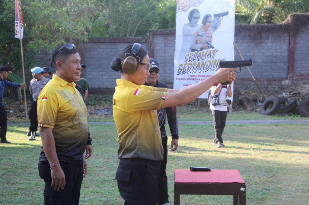 Sambut Hari Bhayangkara ke-80, Kapolres Jembrana Buka Lomba Menembak untuk Tingkatkan Profesionalisme dan Kemampuan Personel