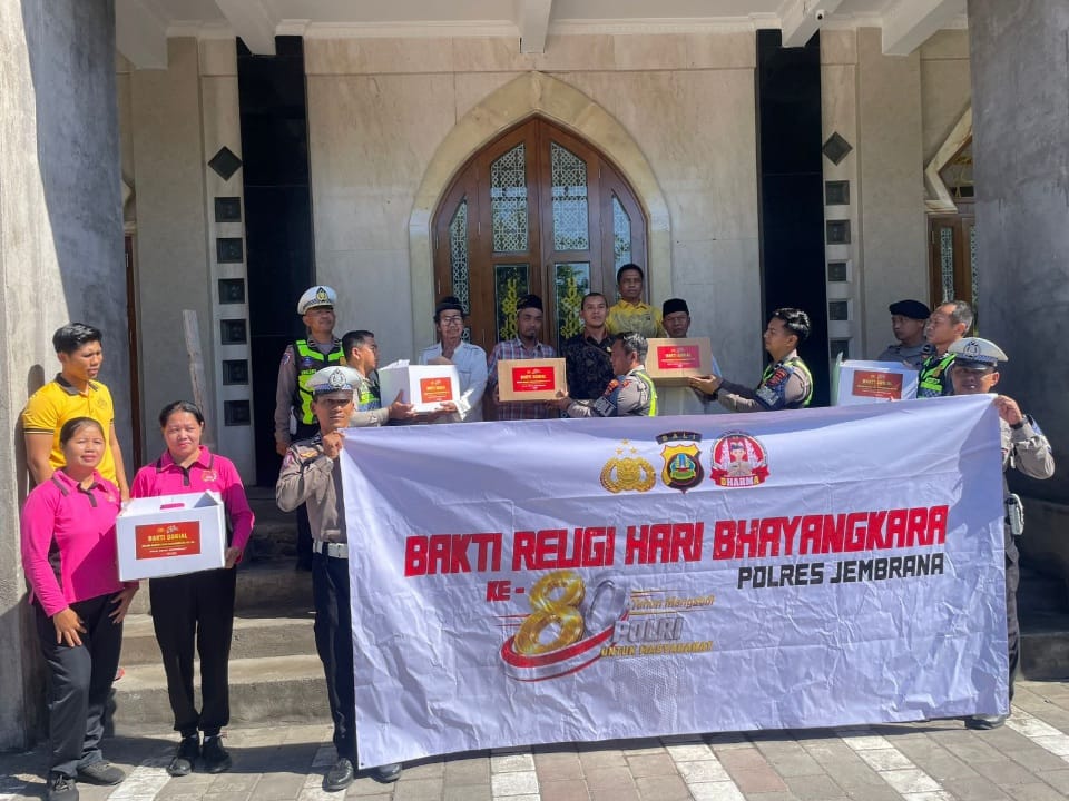 Sambut Hari Bhayangkara ke-80, Polda Bali Melalui Polres Jembrana dan Polsek Kota Jembrana Gelar Bakti Religi di Masjid Raya Negara