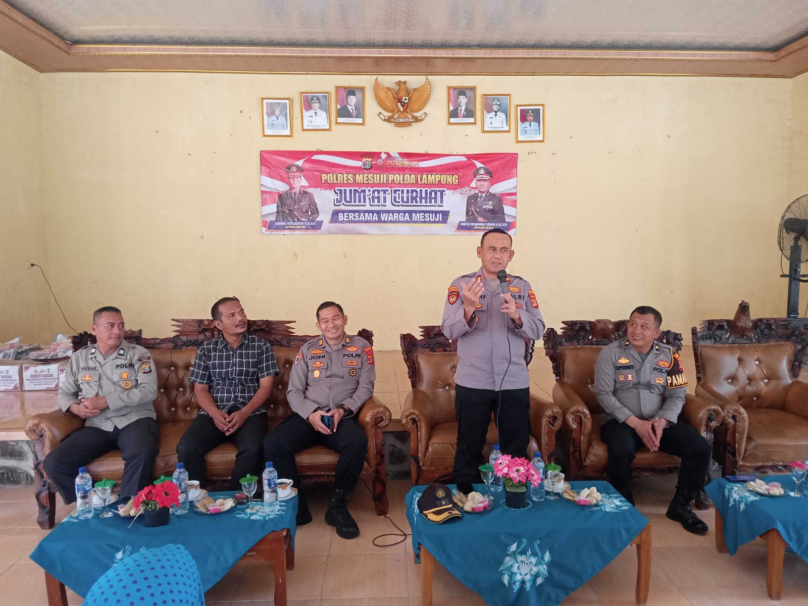 Jajaran Polres Mesuji Laksanakan “Jumat Curhat” dan Salurkan Bantuan Sembako bagi Warga Kurang Mampu di Desa Margo Makmur*   