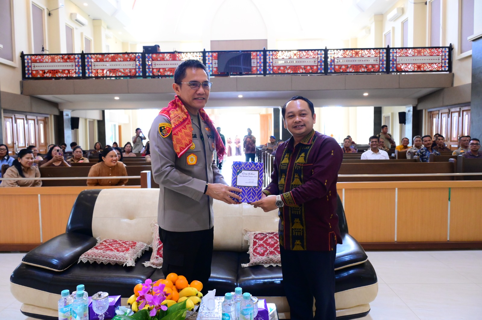 Kapolda Jambi Silaturahmi dengan Pengurus Gereja GBKP dan GKPS di Kota Jambi
