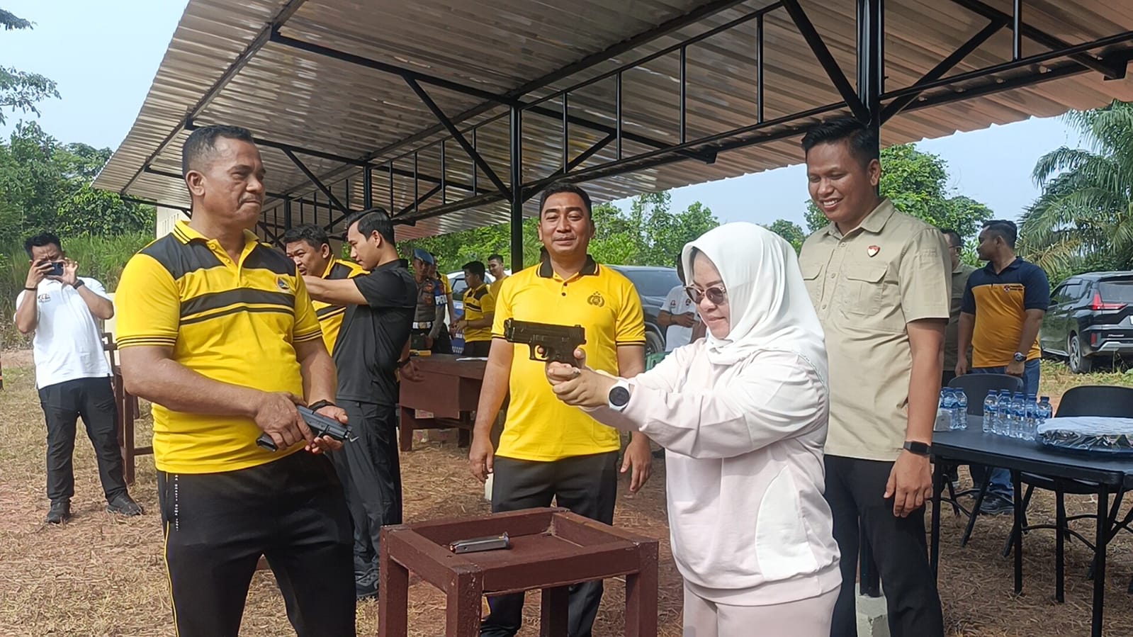 Polres Mesuji Menggelar Olahraga Bersama Forkopimda dan Pelepasan 500 Paket Sembako Bantuan Sosial Untuk Masyarakat*