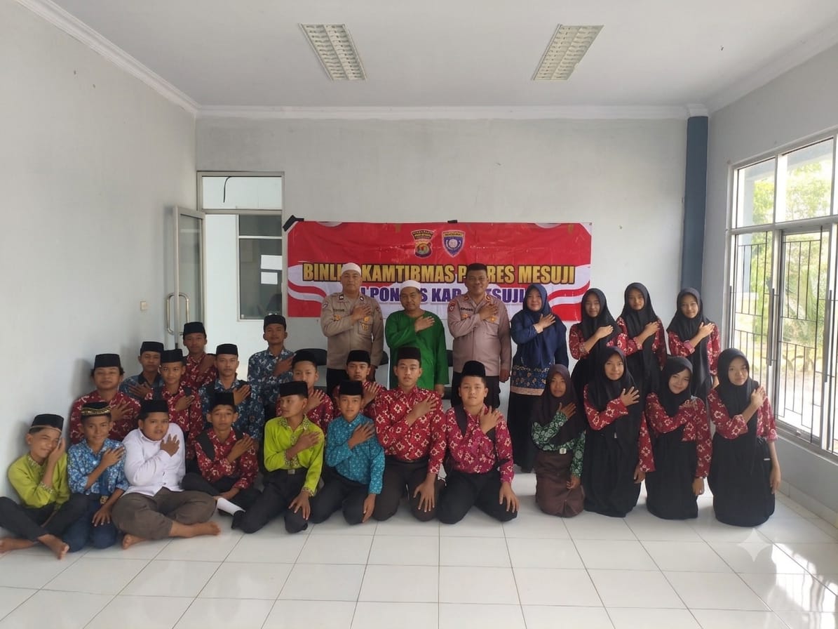 Sat Binmas Polres Mesuji melaksanakan Cooling System kepada santri Ponpes Al-Ghazali Desa Jaya Sakti