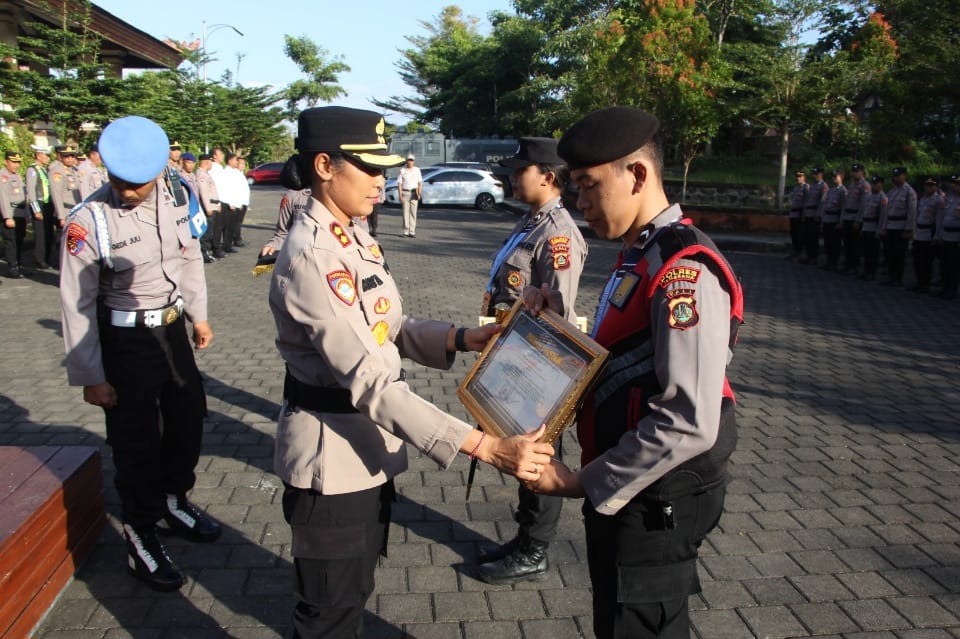 Kapolres Jembrana Apresiasi Personel Berprestasi, Perkuat Budaya Profesionalisme dan Keselamatan Kerja