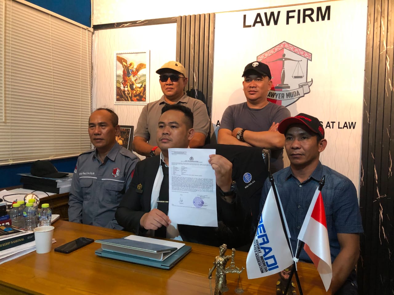 Pontianak Kalbar Dugaan Penggelapan Dana Rp1 Miliar Lebih Mandek 15 Bulan, Lawyer Muda Kalbar Desak Polda Segera Tetapkan Tersangka