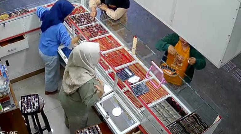 Dalam Hitungan Jam, Polres Jembrana Ungkap Pencurian Kalung Emas, Pelaku Diamankan Beserta Barang Bukti