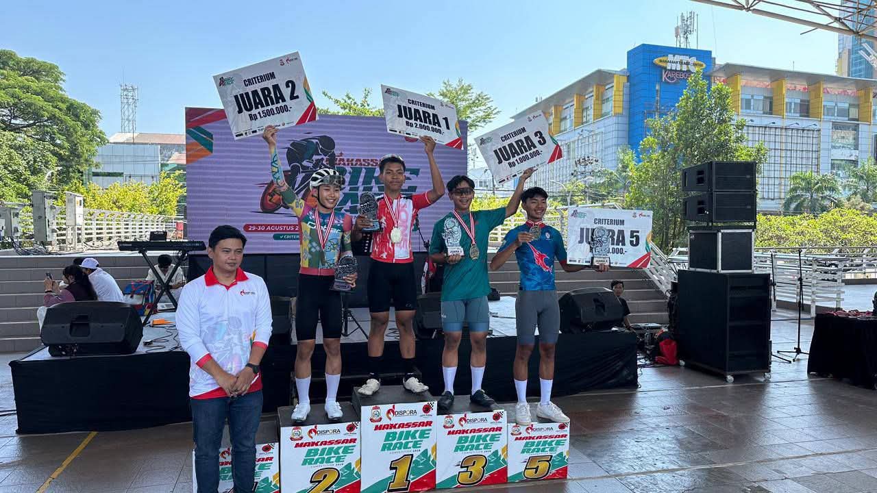 Ketua ICF Pinrang Andi Sinapati Rudy Bangga, Dua Atlet Ukir Prestasi di Makassar Bike Race Seri II  Dua Atlet Pinrang Berprestasi di Makassar Bike Race Seri II, Andi Sinapati Rudy: Jangan Cepat Puas  Bangga Dua Atlet Pinrang Juara di Makassar Bike Race Seri II, Andi Sinapati Rudy Dorong Pembinaan Berkelanjutan  Andi Sinapati Rudy Apresiasi Prestasi Dua Atlet Pinrang di Makassar Bike Race Seri II  Ketua ICF Pinrang Bangga, Andi Sinapati Rudy Apresiasi Dua Atlet Balap Sepeda Ukir Prestasi di Makassar Bike Race Seri II