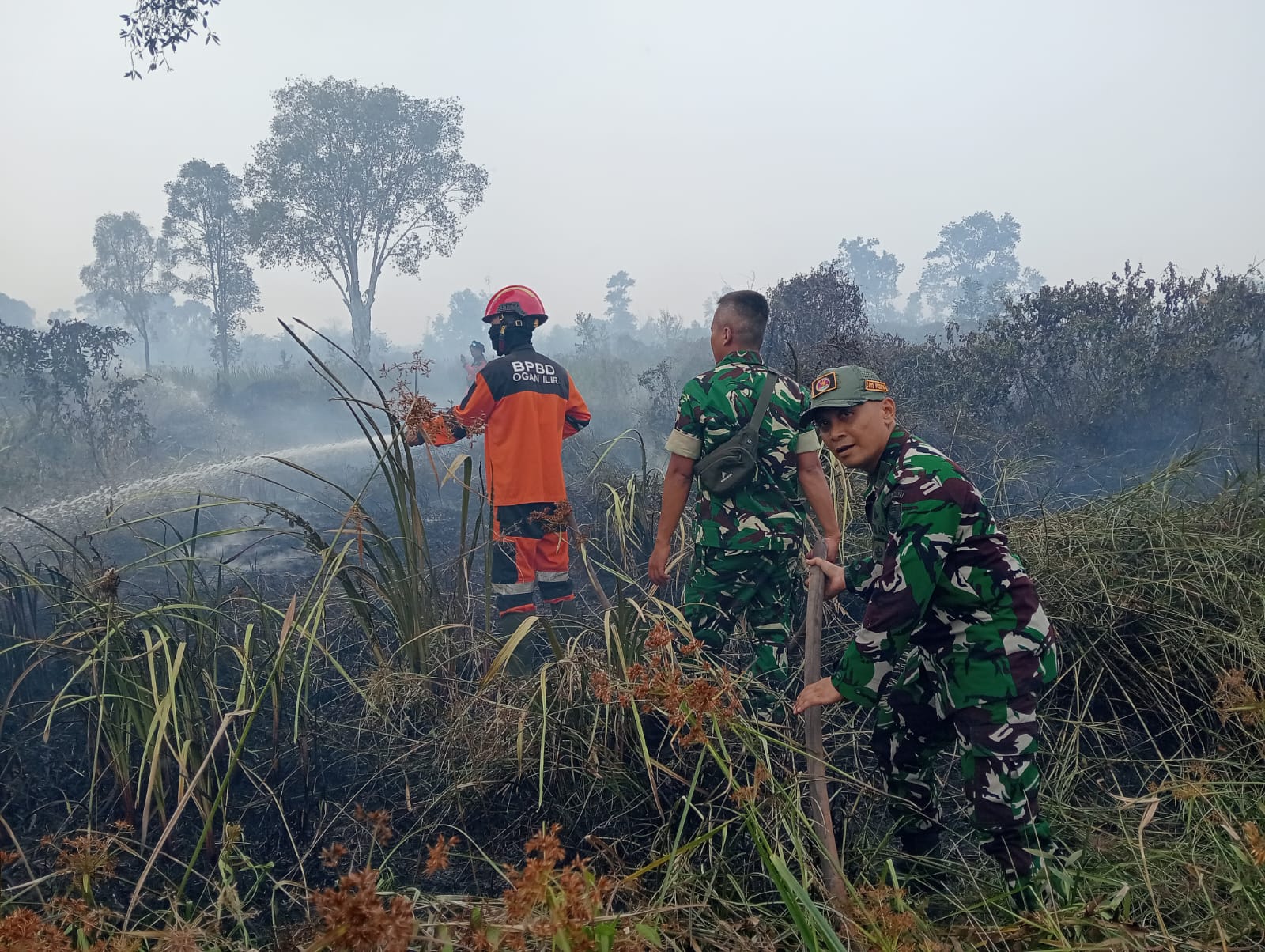 AKSI HEROIK DANRAMIL 402-12/PEMULUTAN MEMADAMKAN API DI DESA IBUL