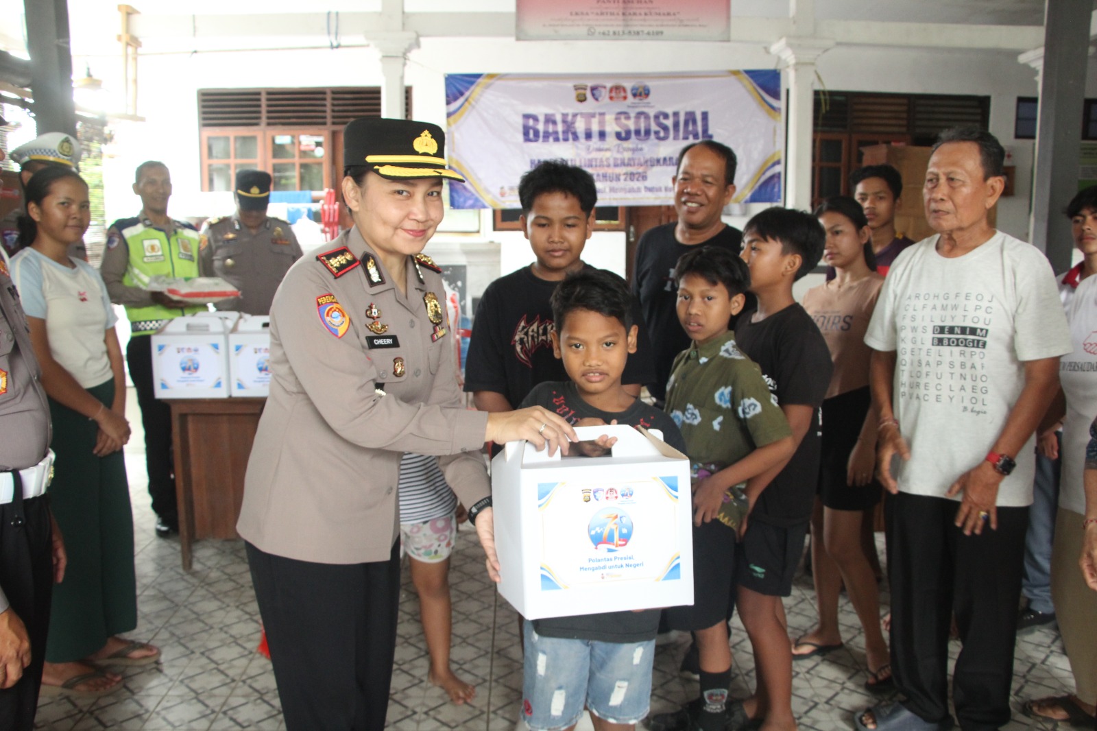 Polres Jembrana Berbagi Kepedulian, Kapolres Serahkan Bantuan Sembako ke LKSA Artha Kara Kumara