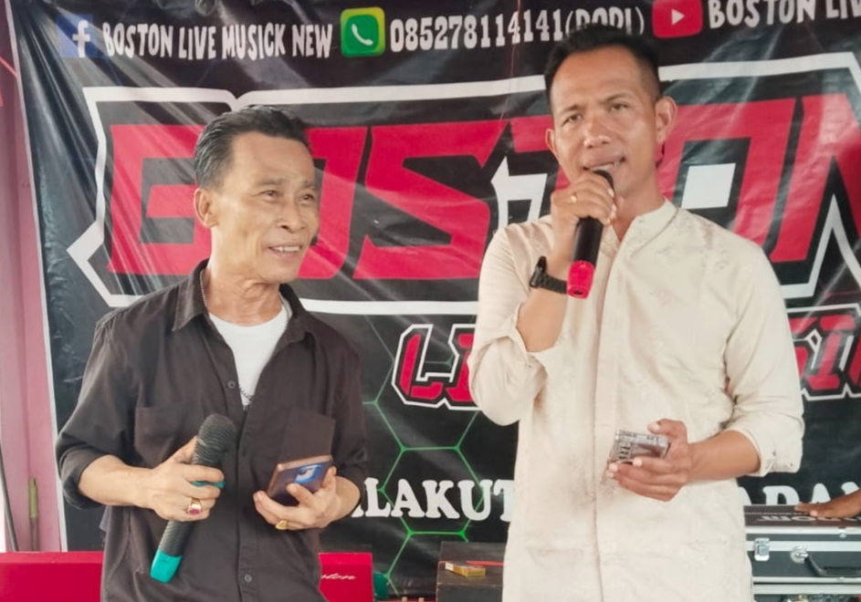 Dandivrathanlan Marinir Kodaeral II Padang Sosok Pemimpin Yang Tegas Yang Juga Hobi Menyanyi